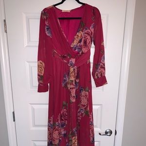 Beautiful fashionnova maxi dress ✨